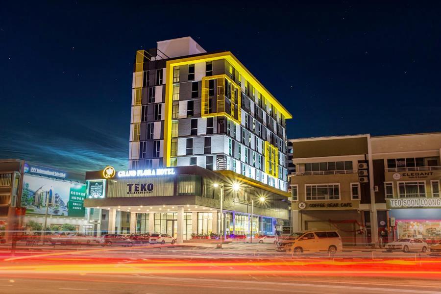 Grand Flora Hotel Malacca Exterior photo
