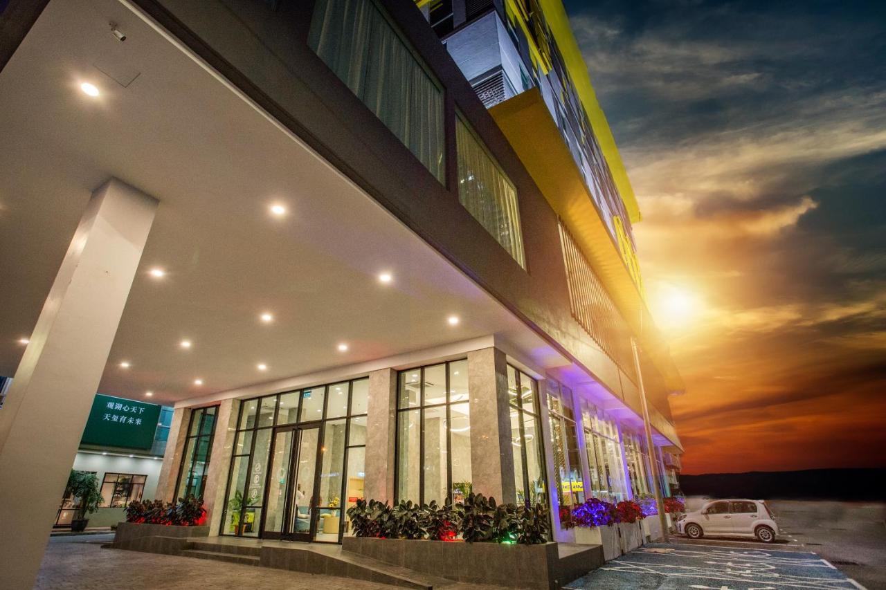 Grand Flora Hotel Malacca Exterior photo