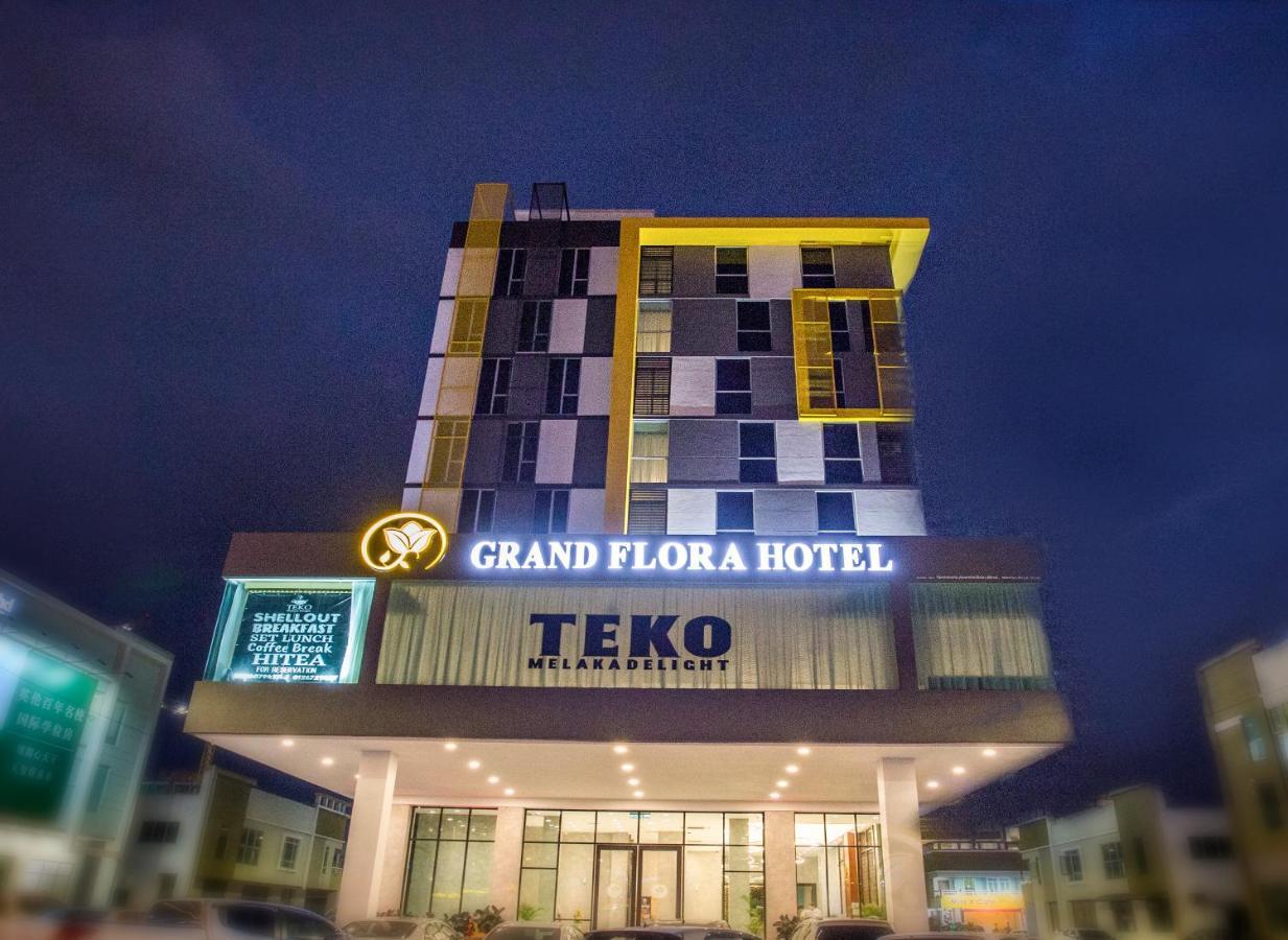 Grand Flora Hotel Malacca Exterior photo