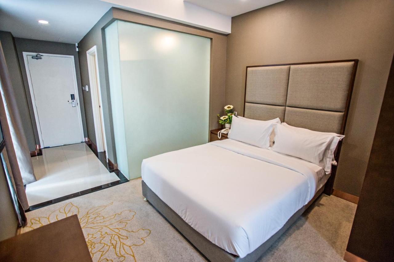 Grand Flora Hotel Malacca Exterior photo