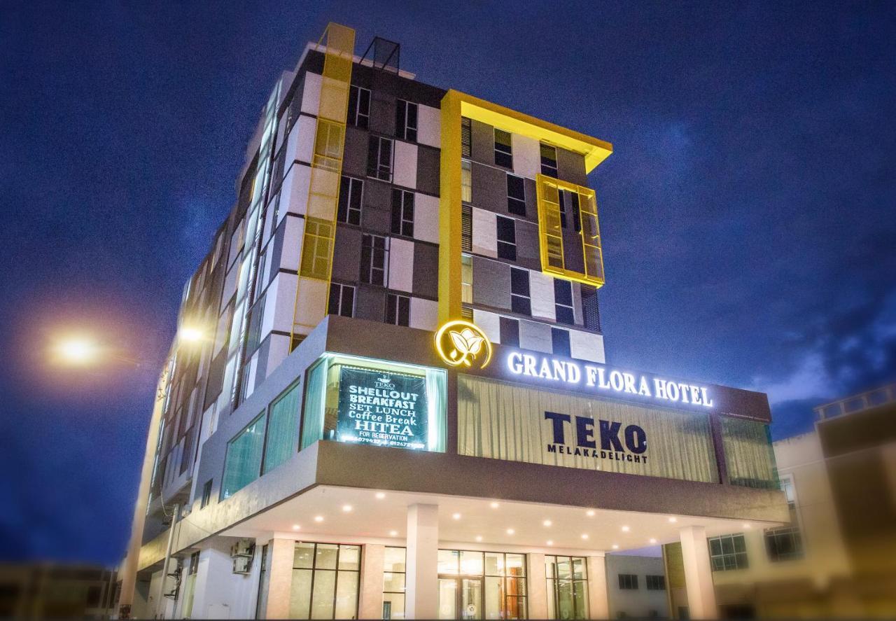 Grand Flora Hotel Malacca Exterior photo